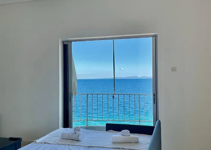 Above The Sea * Agioi Theodoroi (Corinthia)